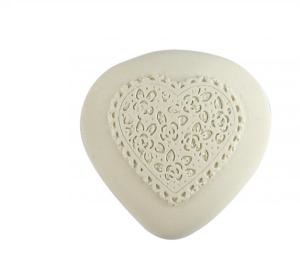 Aromatic pebble